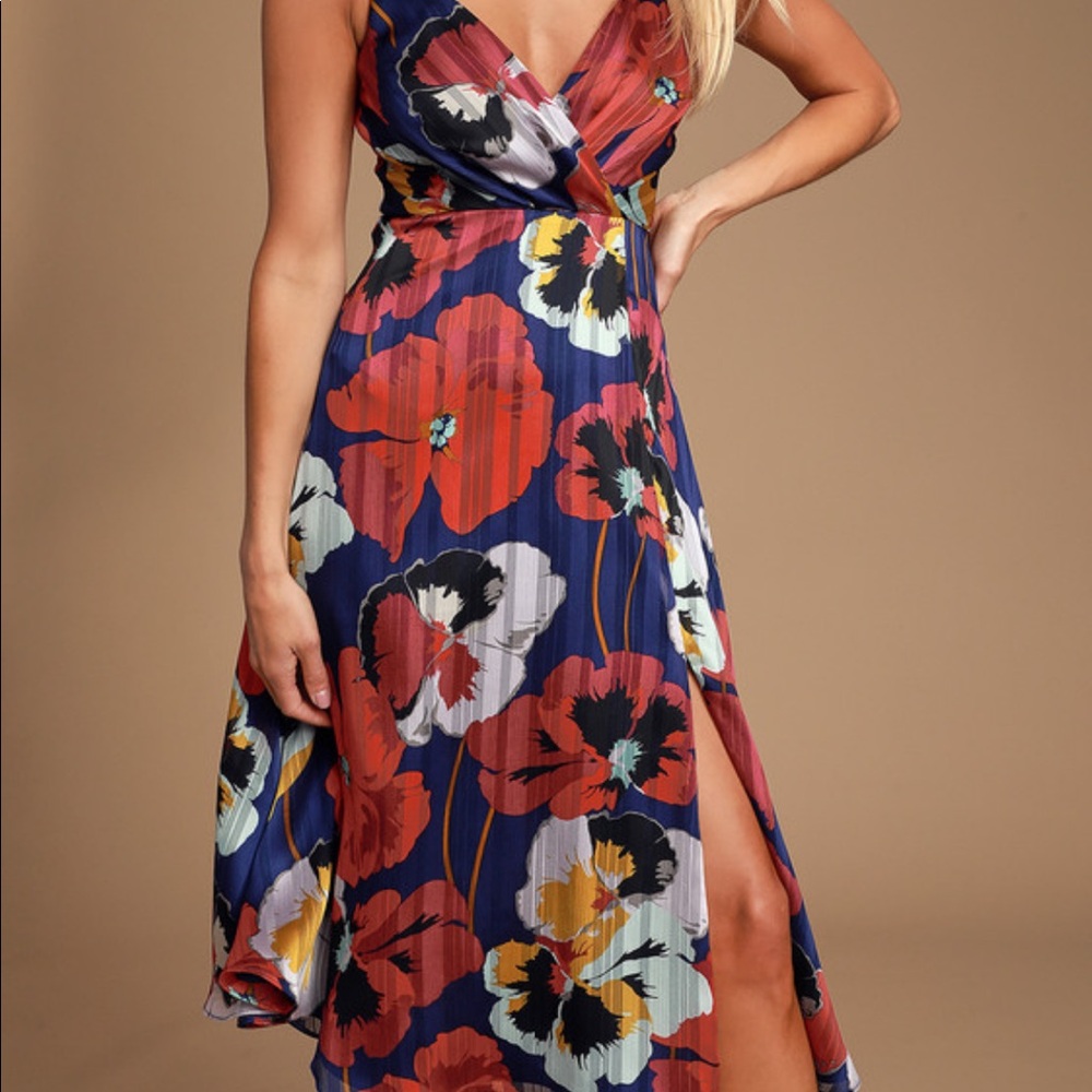 Brand new with tags Lulus floral print dress